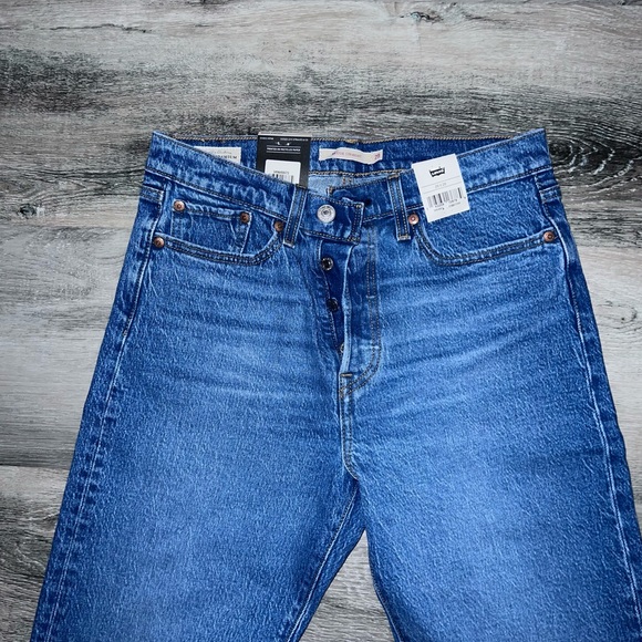 Levi’s Wedgie Straight Jeans - Picture 1 of 3